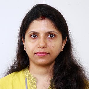 Dr.-Rashmi-Thakur-img